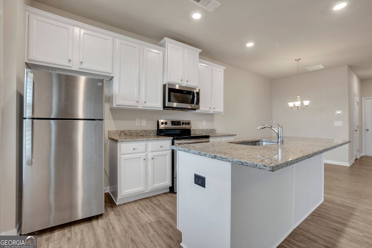 2104 Irvin CT, Kennesaw, GA 30144