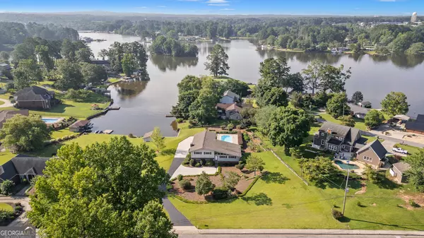 536 N Lakeshore DR, Carrollton, GA 30117