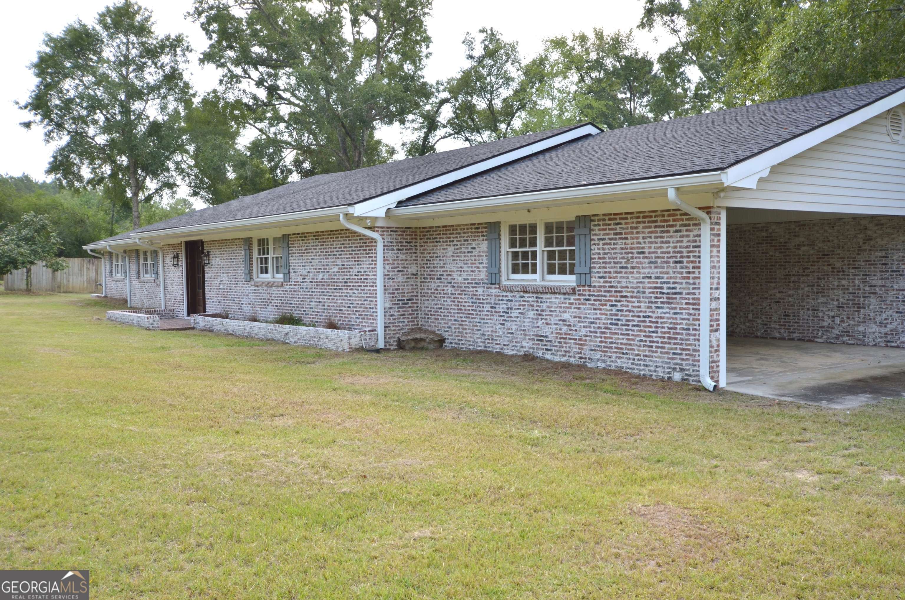 East Dublin, GA 31027,859 Silver RD