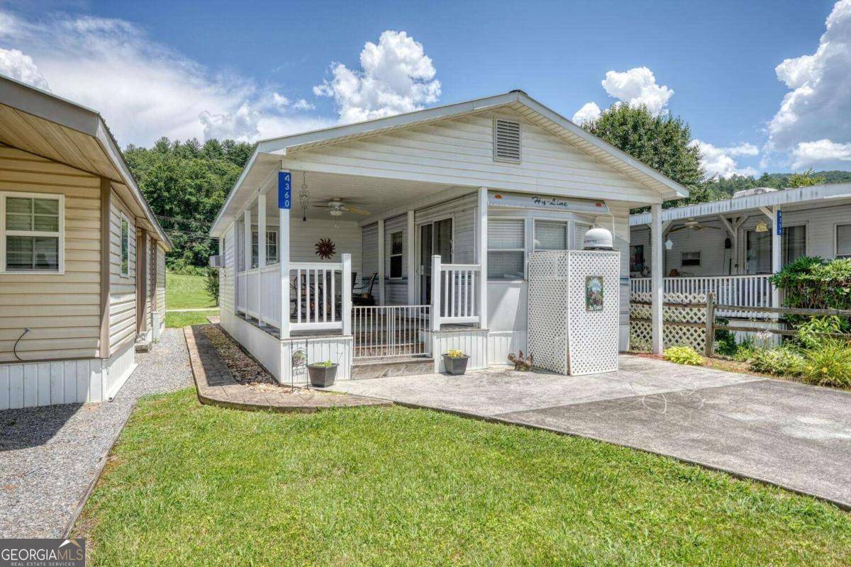 Hiawassee, GA 30546,4360 Riverbank RUN