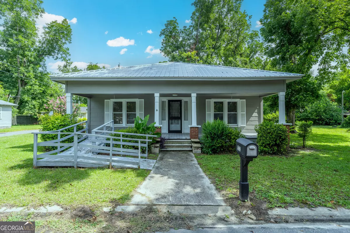 Waycross, GA 31501,122 Hopkins ST