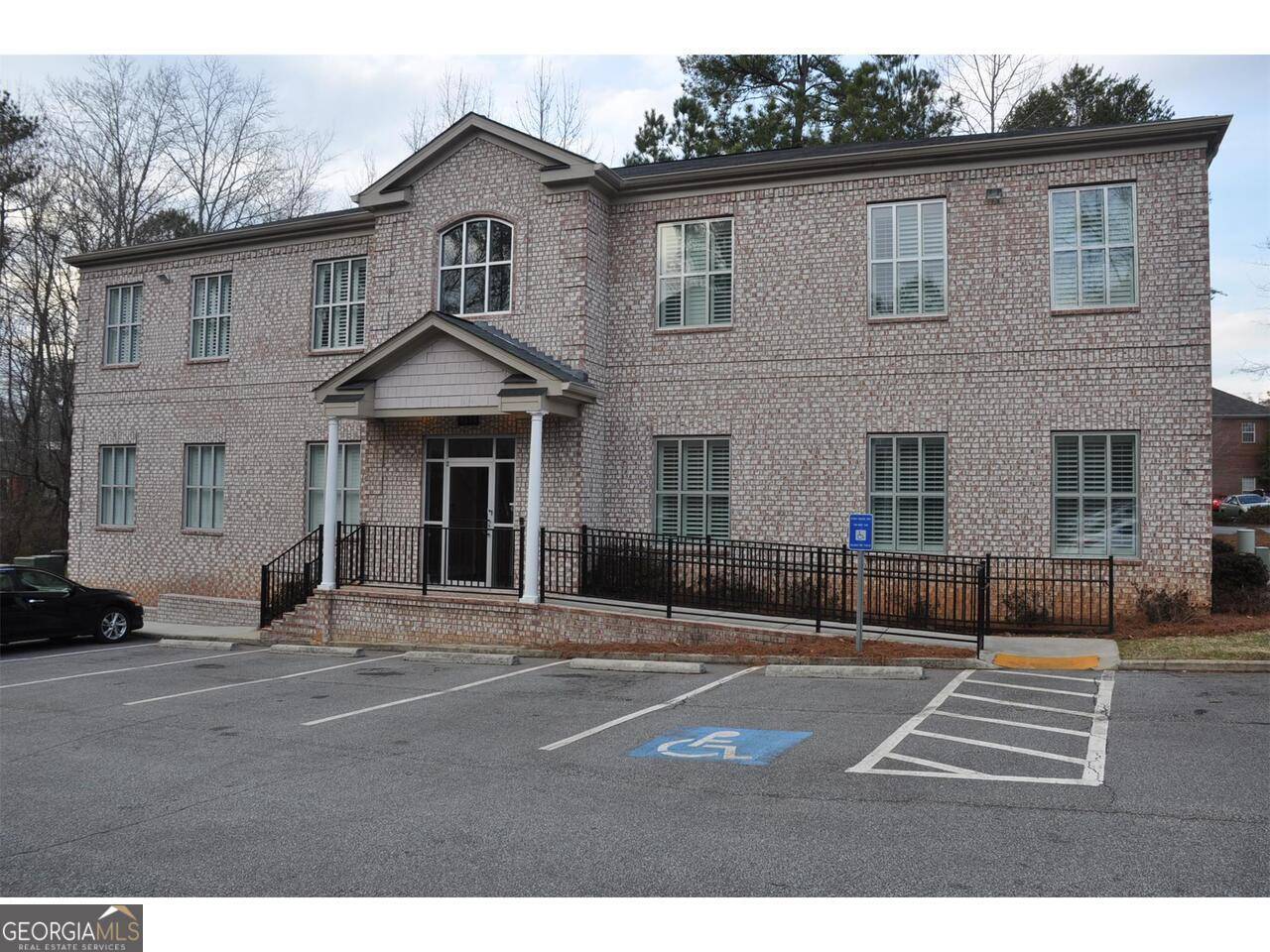 4652 Lawrenceville HWY NW #202, Lilburn, GA 30047