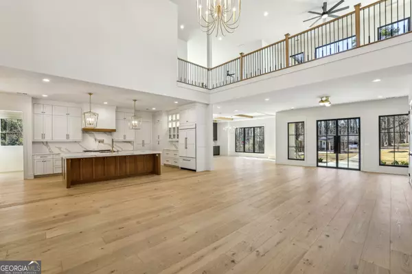 Alpharetta, GA 30009,372 Karen DR