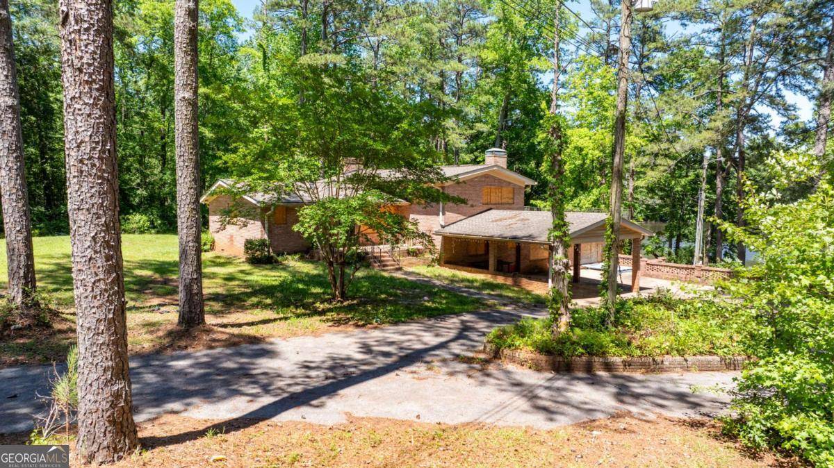 8 Canterbury DR, Newnan, GA 30263