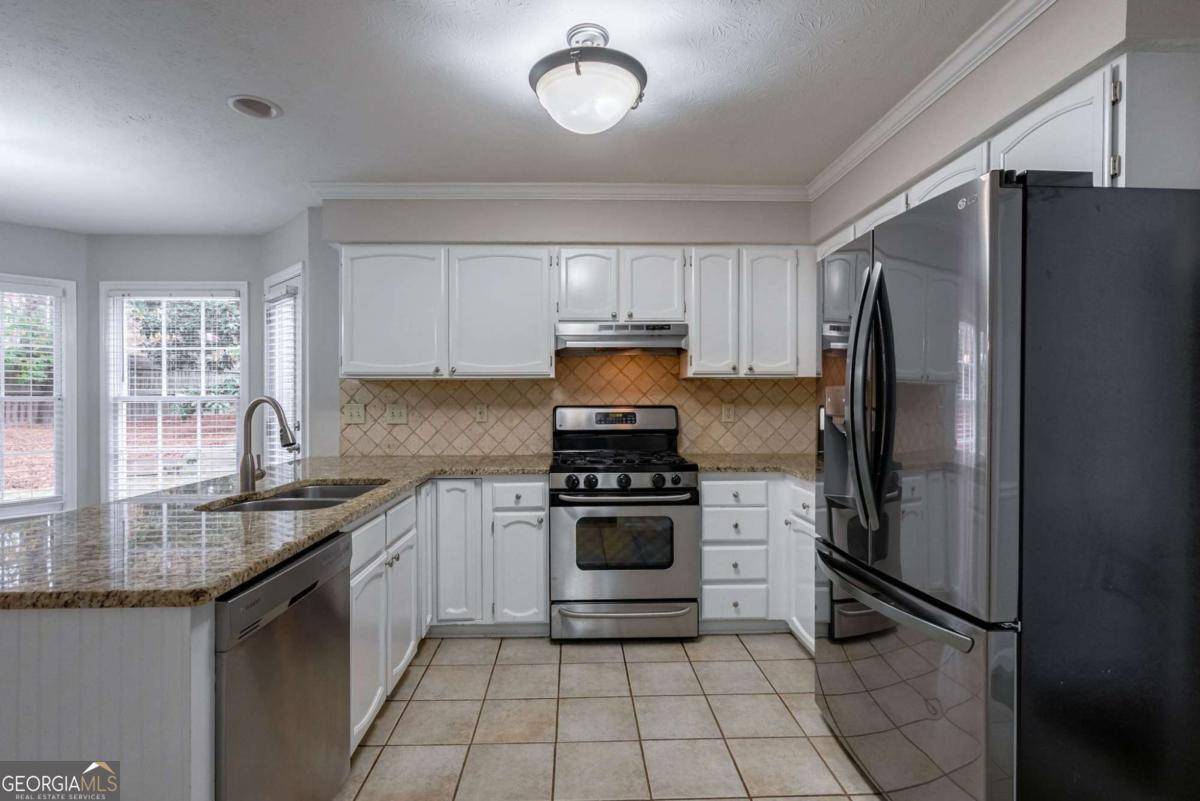 Roswell, GA 30076,8895 Club River DR