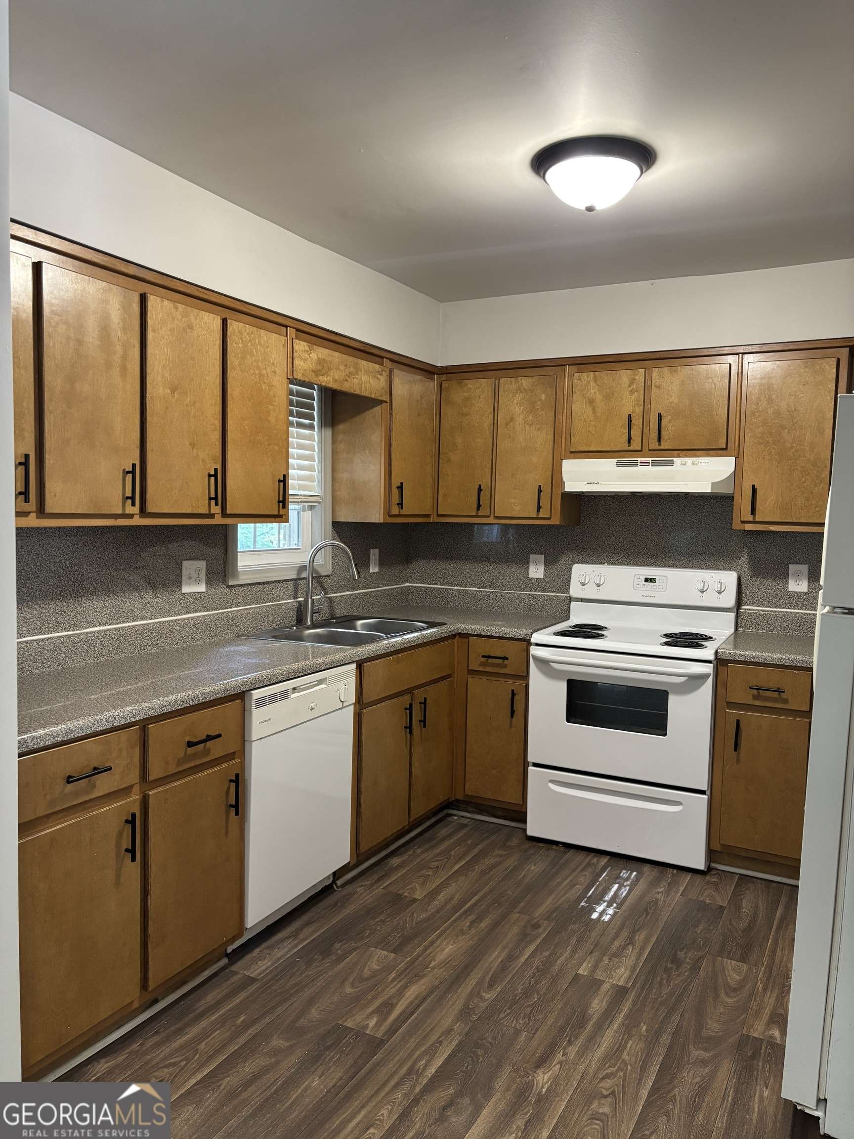 Decatur, GA 30032,1609 Line ST