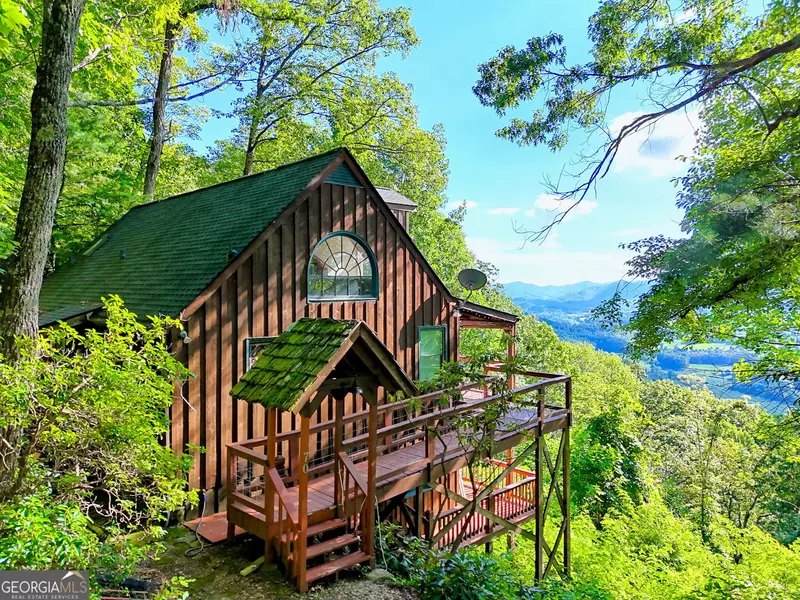 70 Buttons LN, Sky Valley, GA 30537