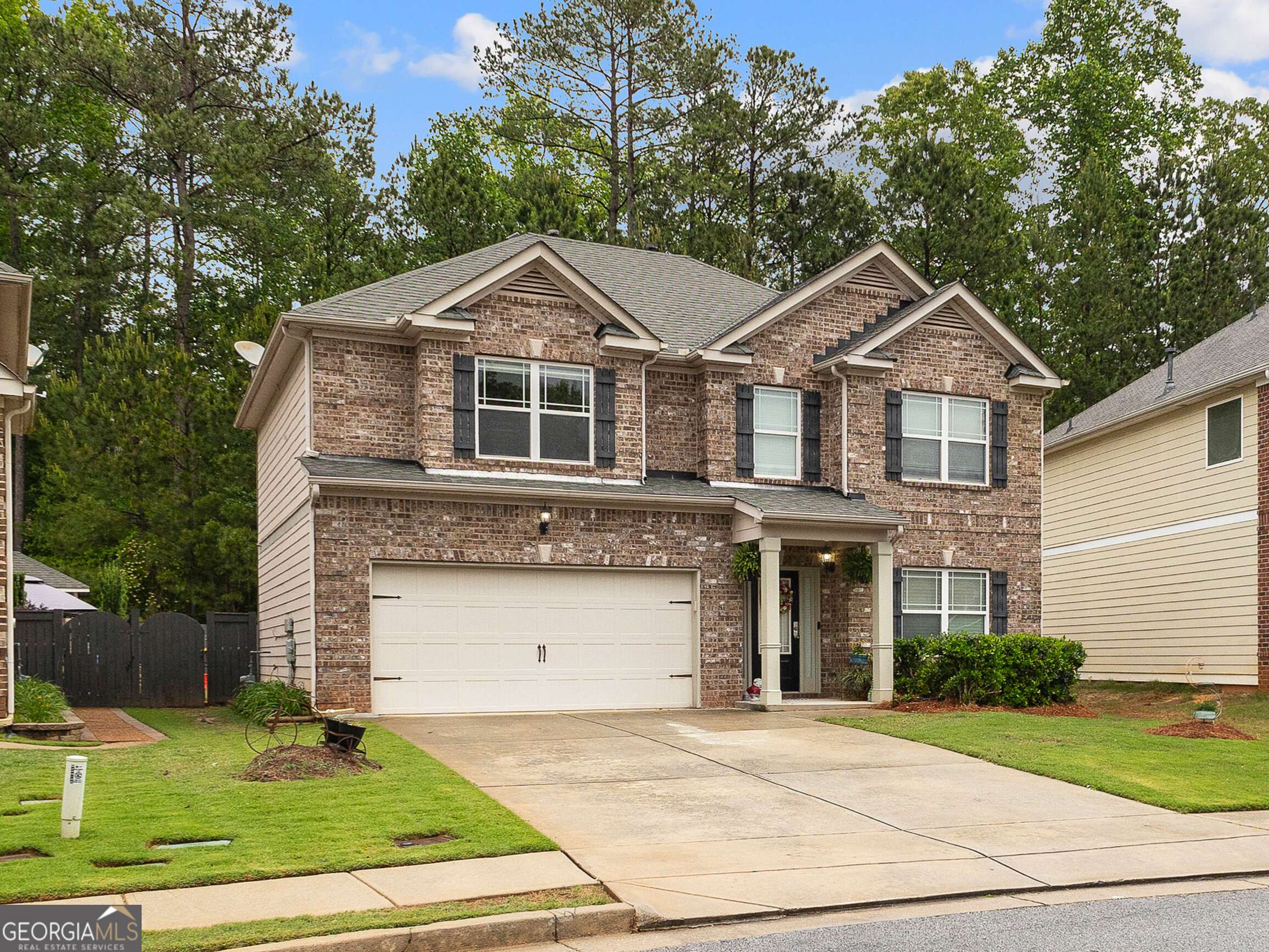 12 Seville CT, Newnan, GA 30263