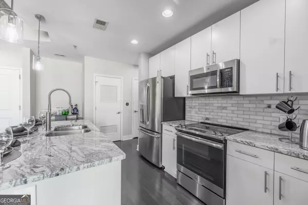 Atlanta, GA 30309,44 PEACHTREE PL #1030