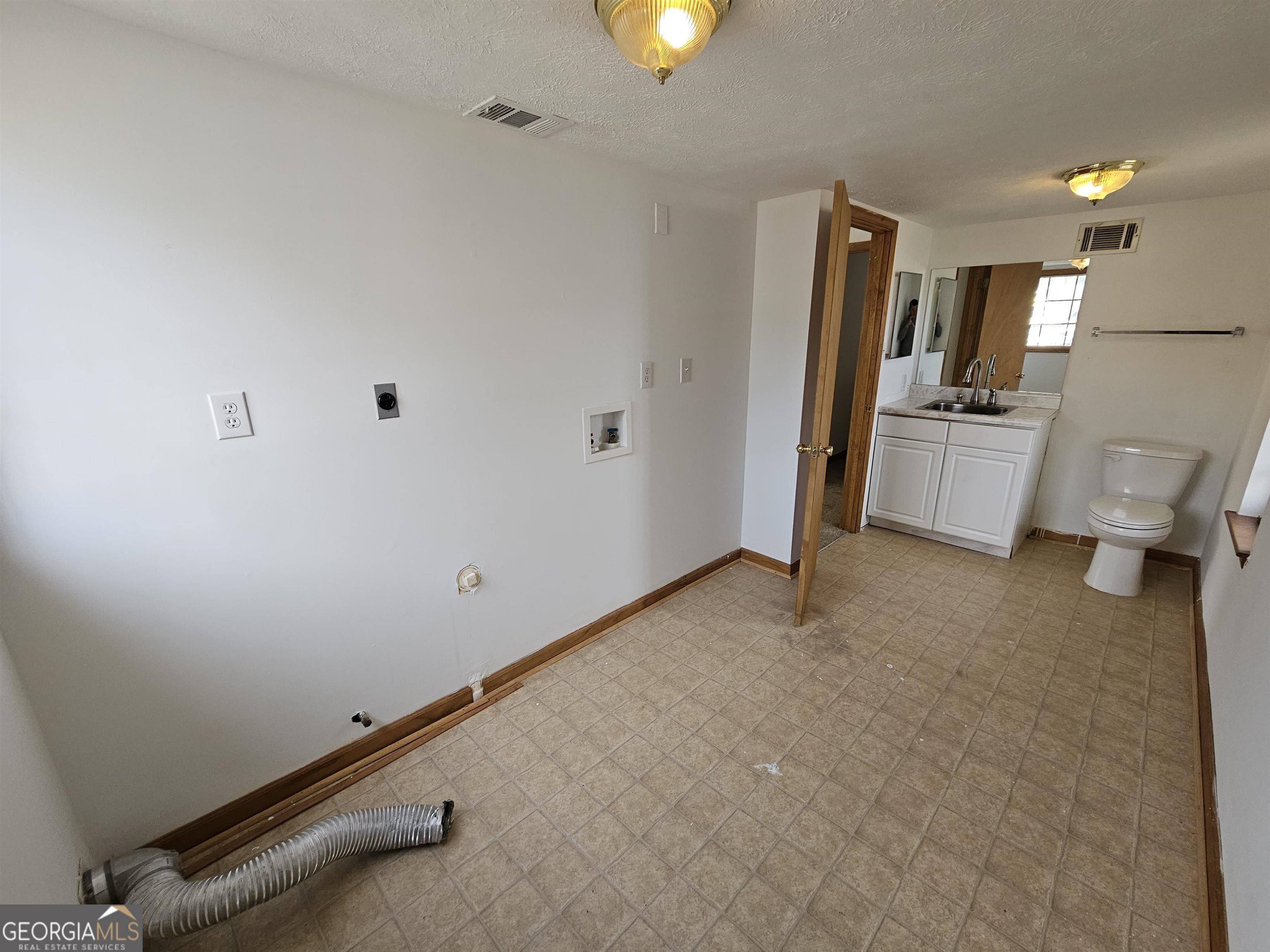 Jonesboro, GA 30236,371 CHASE WOODS CIR