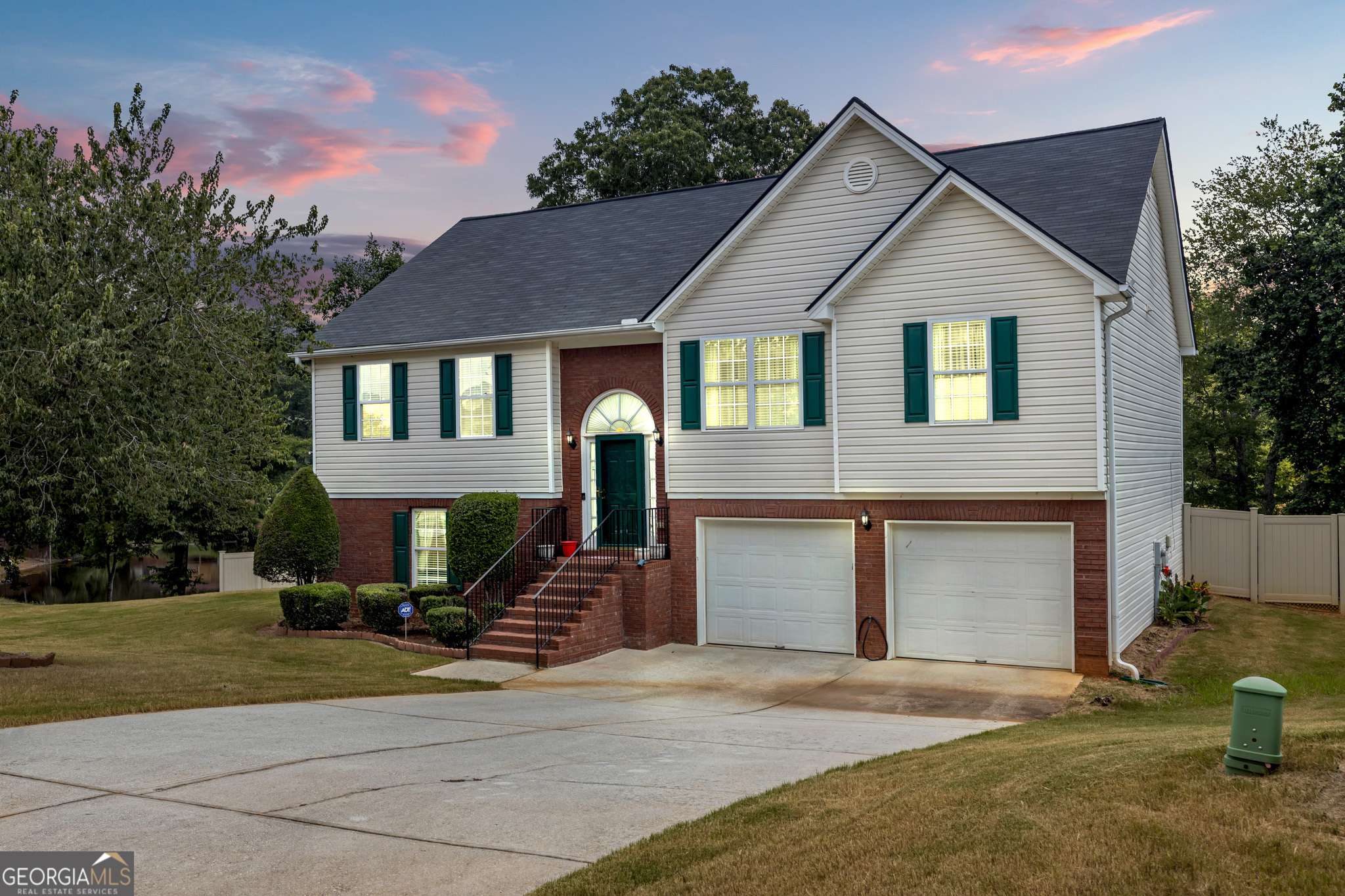 130 Sunflower LN, Covington, GA 30016