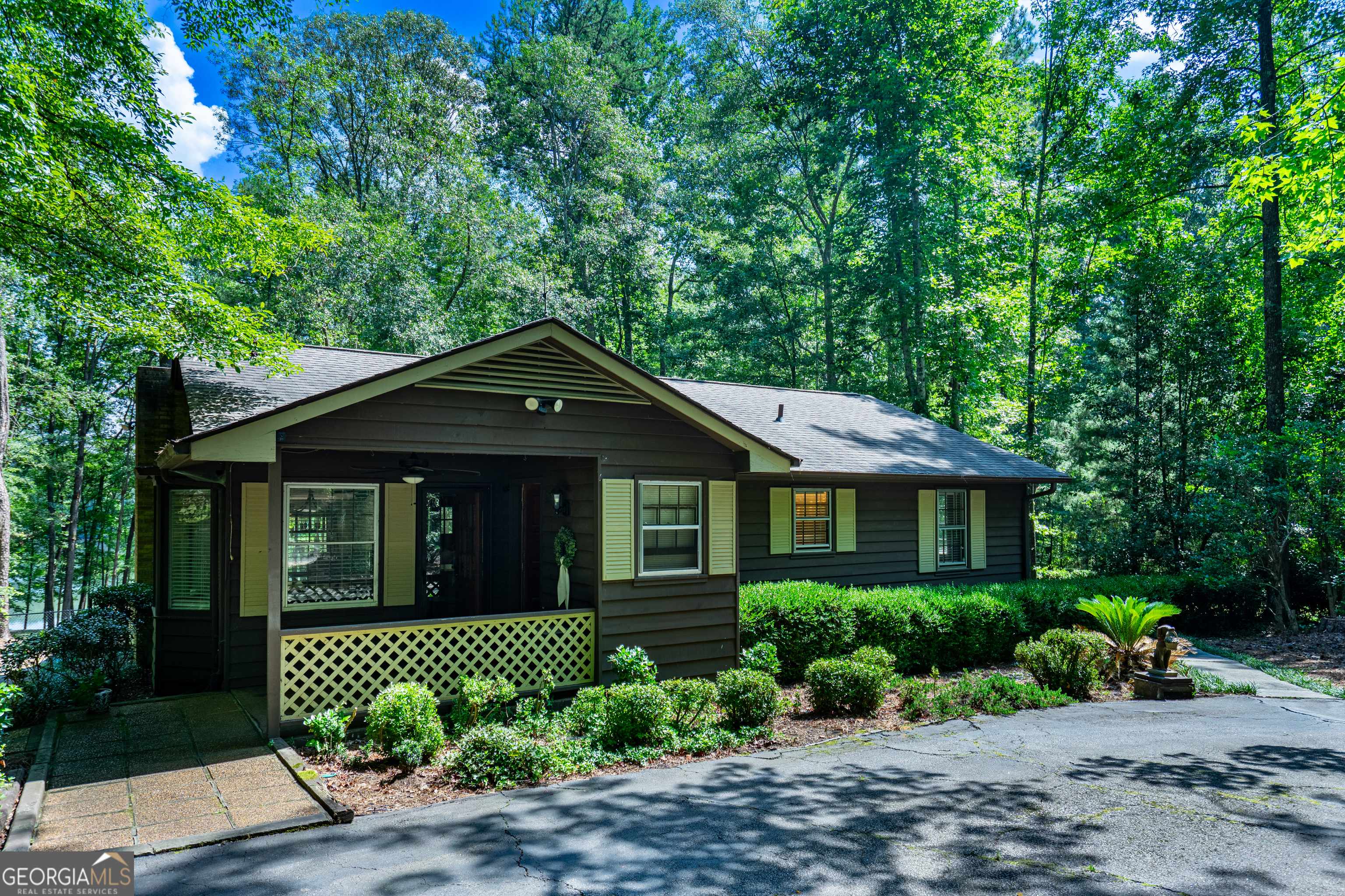 35 Point North DR, Hogansville, GA 30230