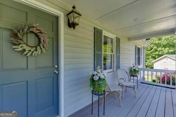 Flowery Branch, GA 30542,5887 Meadow View LN
