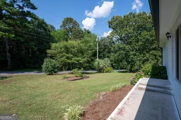 Calhoun, GA 30701,111 Nike DR