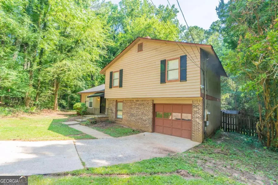 3830 Chimney Stone CT, Ellenwood, GA 30294