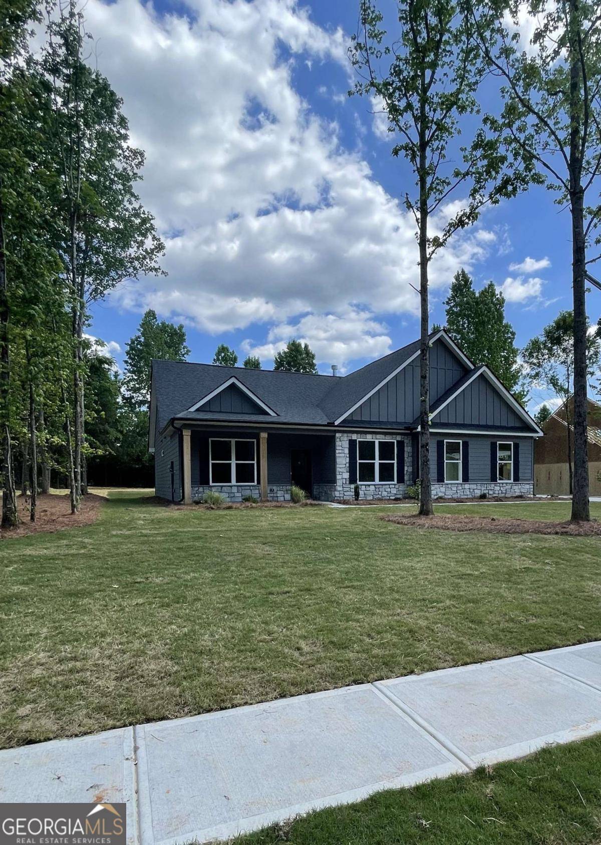 209 Squirrel Run, Good Hope, GA 30641