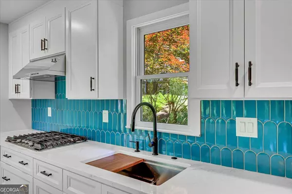 Atlanta, GA 30328,615 NW Mark Trail CT NW