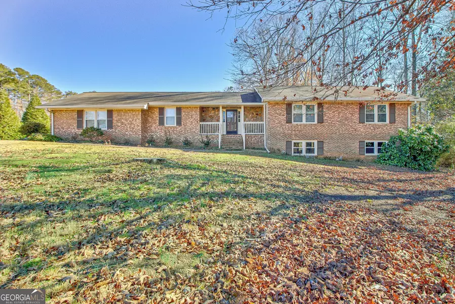 185 Redwood CIR, Fayetteville, GA 30214