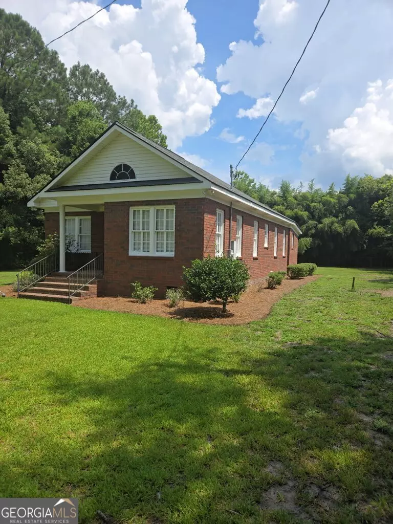 Claxton, GA 30417,824 W Railroad ST