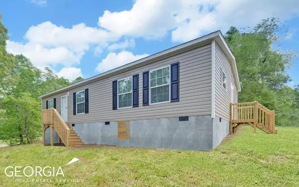 102 Meadowlark LN, Toccoa, GA 30577