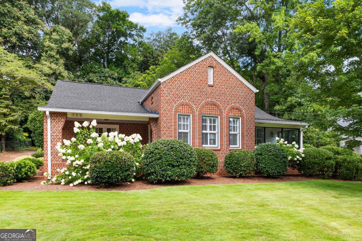 305 Waverly WAY, Lagrange, GA 30240