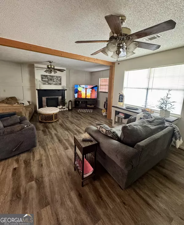 Hazlehurst, GA 31539,102 W Palm RD