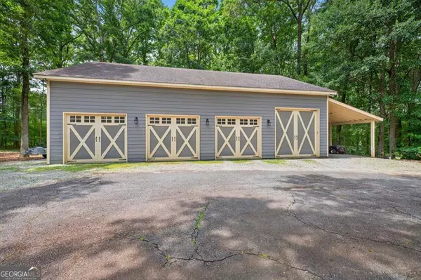 Hoschton, GA 30548,906 Old Collins RD