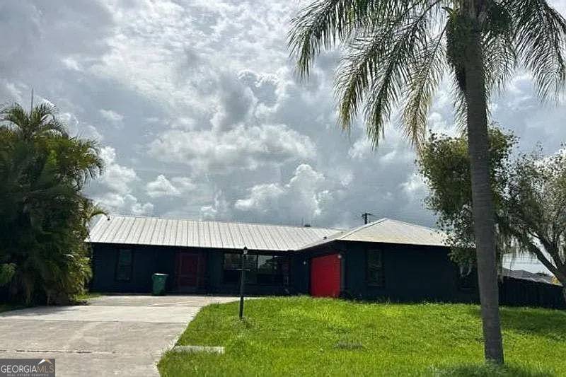 1994 SW Guernsey ST, Port Saint Lucie, FL 34987