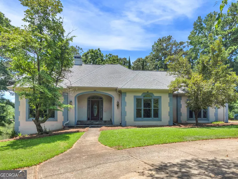 35 Hidden Lakes DR, Newnan, GA 30263