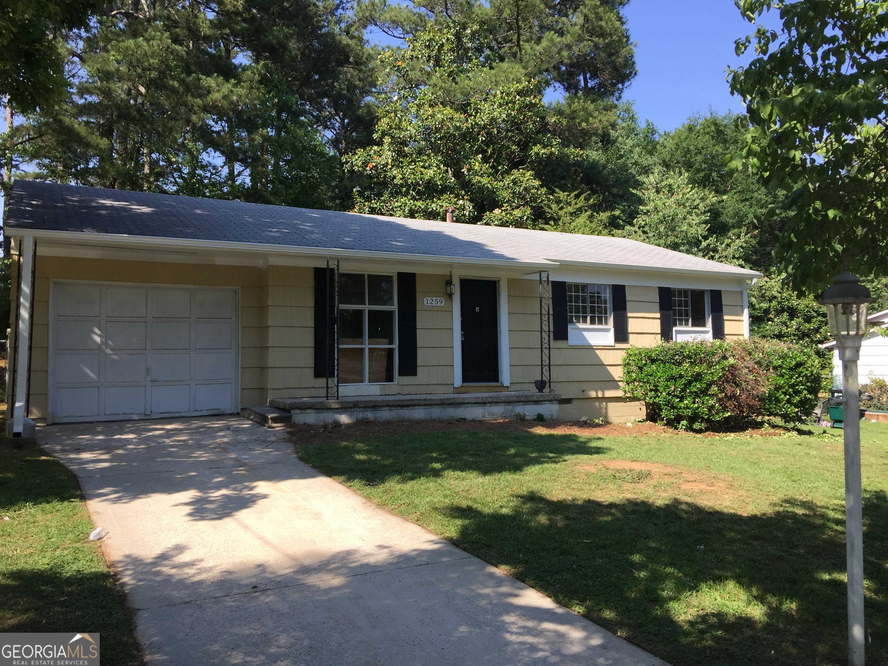 1259 Pineglen DR, Riverdale, GA 30296