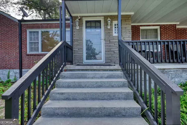 Conyers, GA 30012,990 Oakland AVE SE