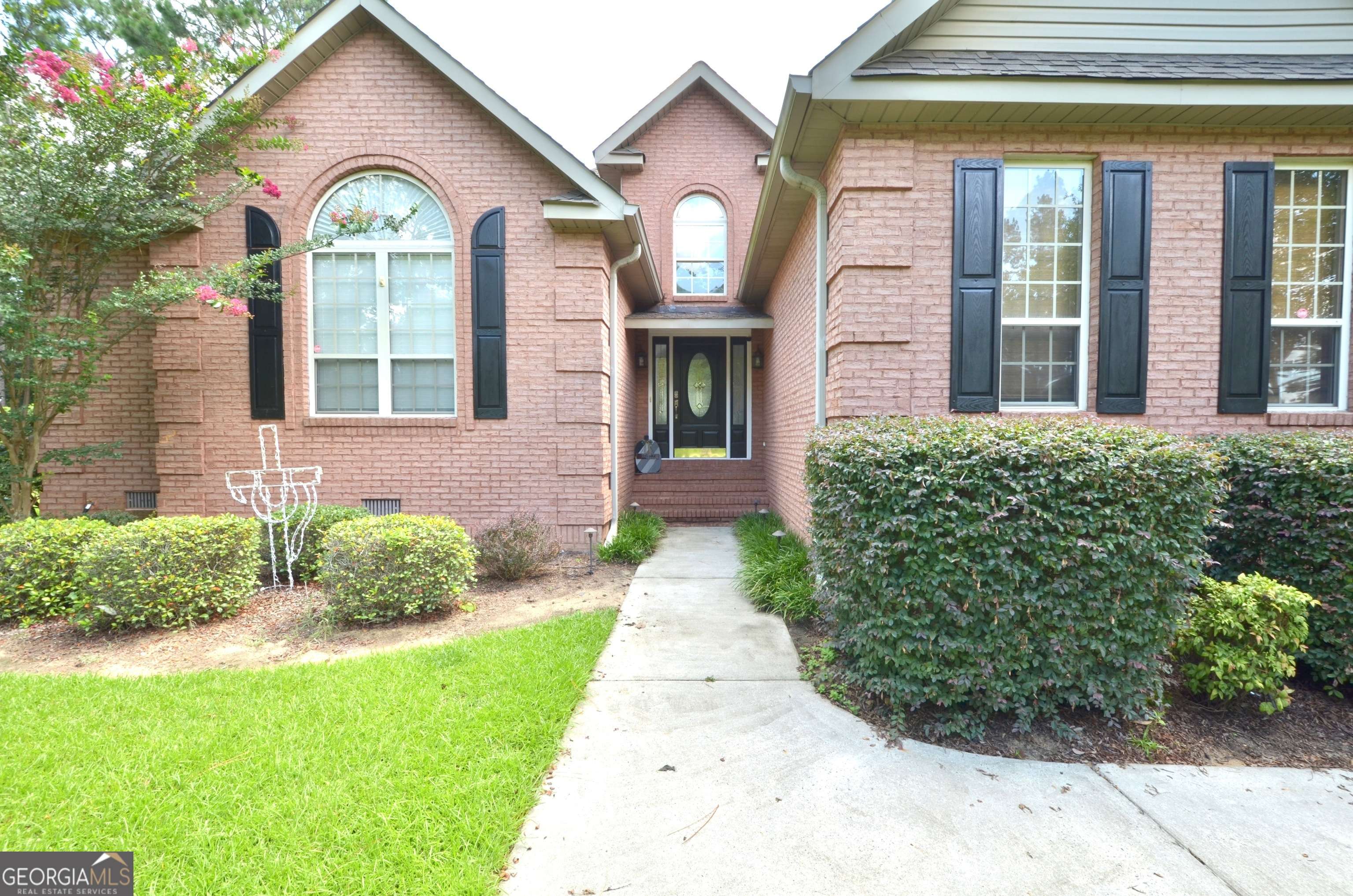 Eastman, GA 31023,281 N Lakes DR