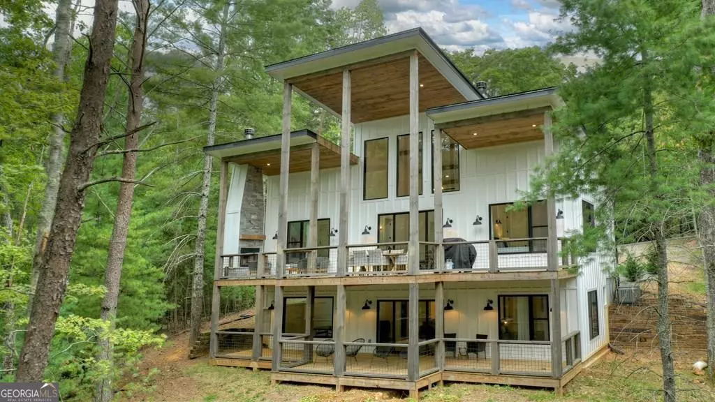 Blue Ridge, GA 30513,100 Oak View RD