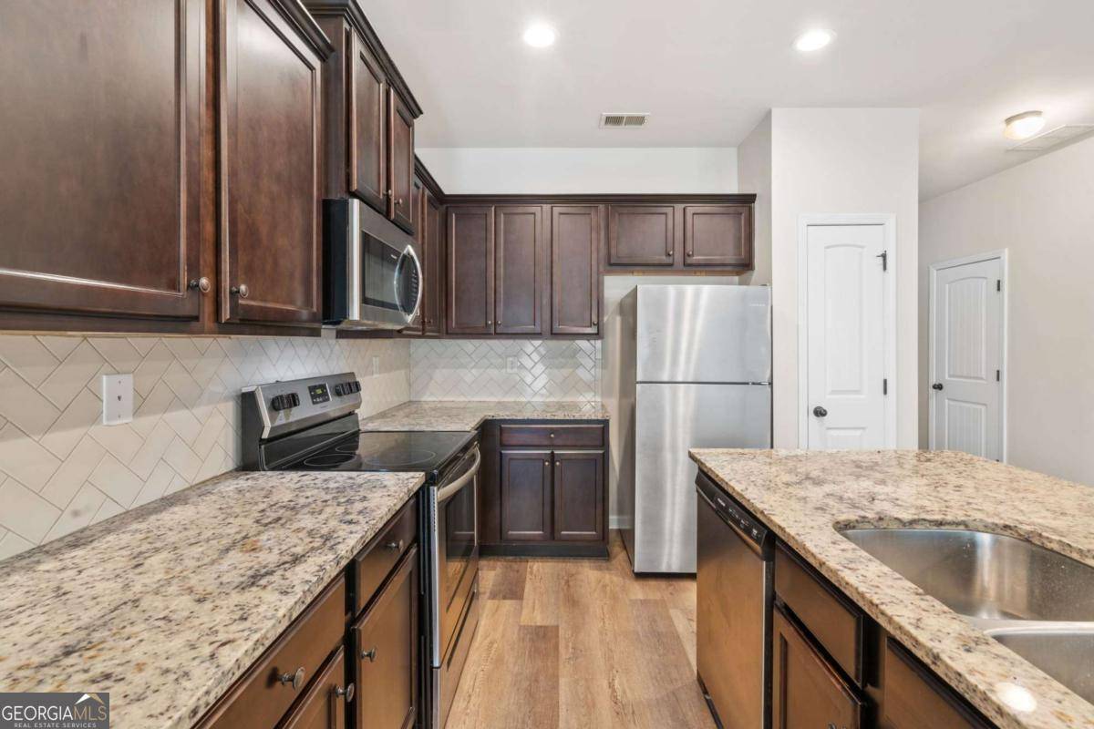 Riverdale, GA 30296,6048 Oak Bend CT