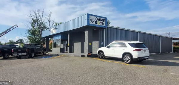 Swainsboro, GA 30401,111 S Central ST