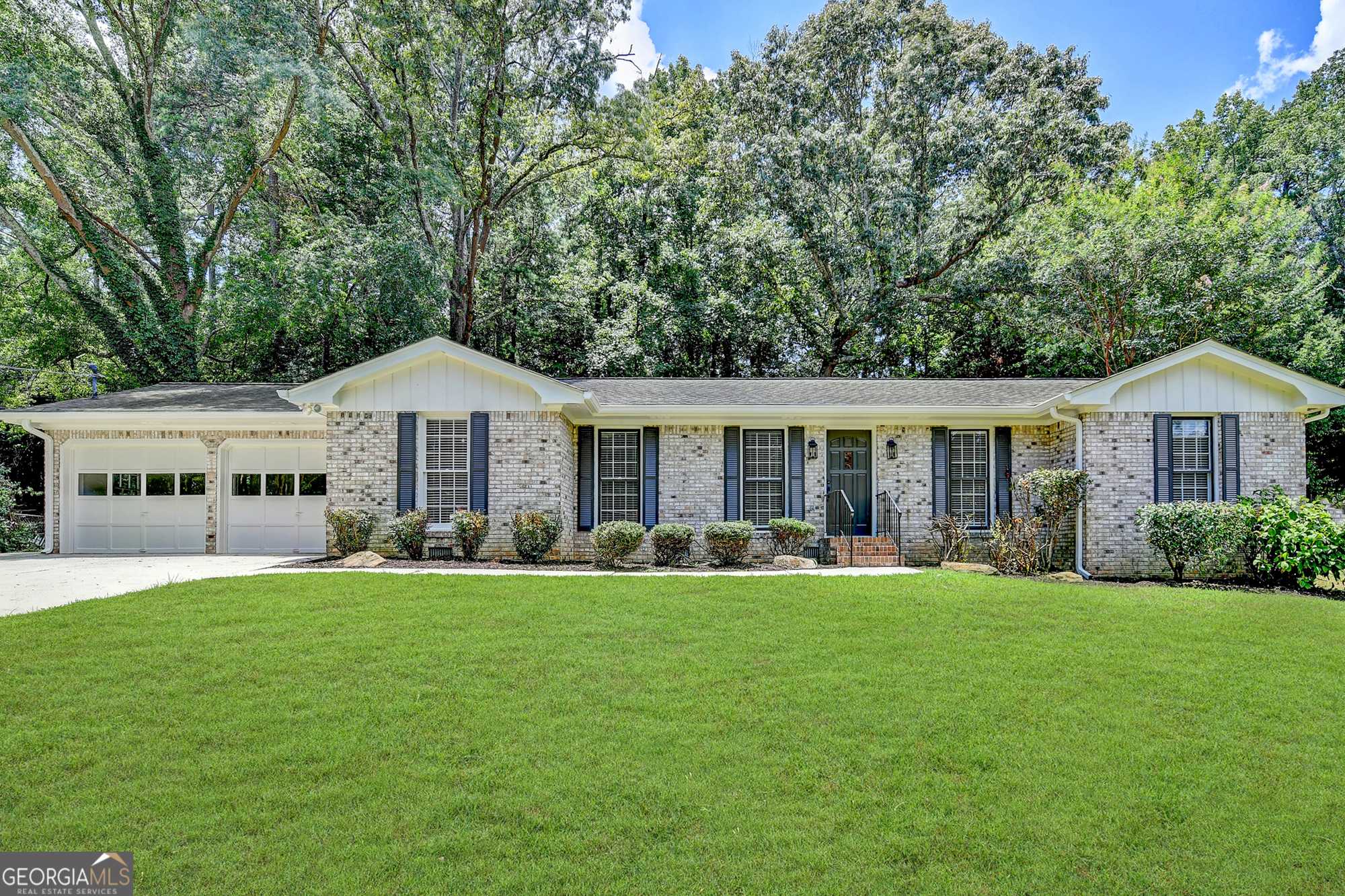 537 Rollingwood DR, Stone Mountain, GA 30087