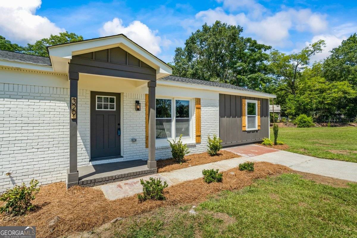 Social Circle, GA 30025,329 NE Oak DR