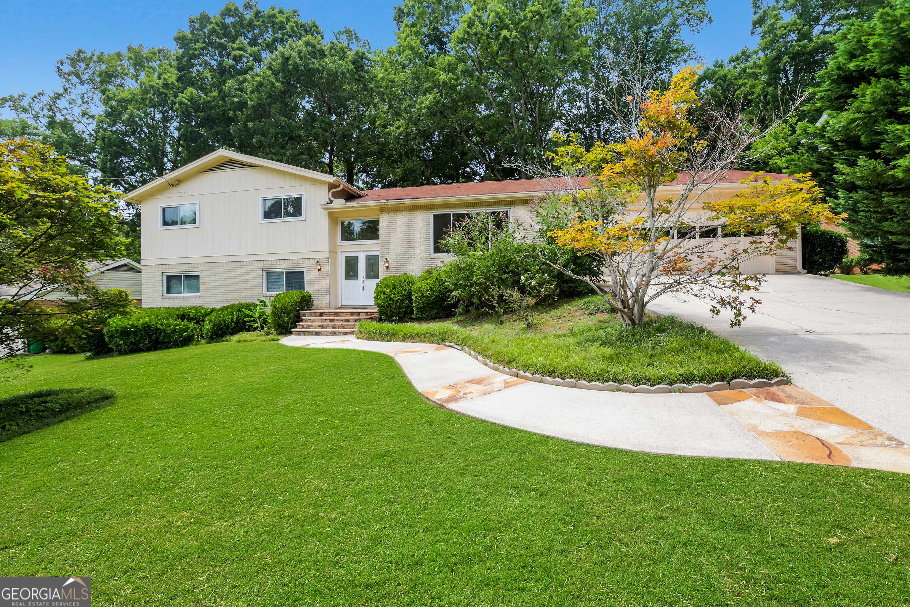 4916 Windhaven CT, Dunwoody, GA 30338