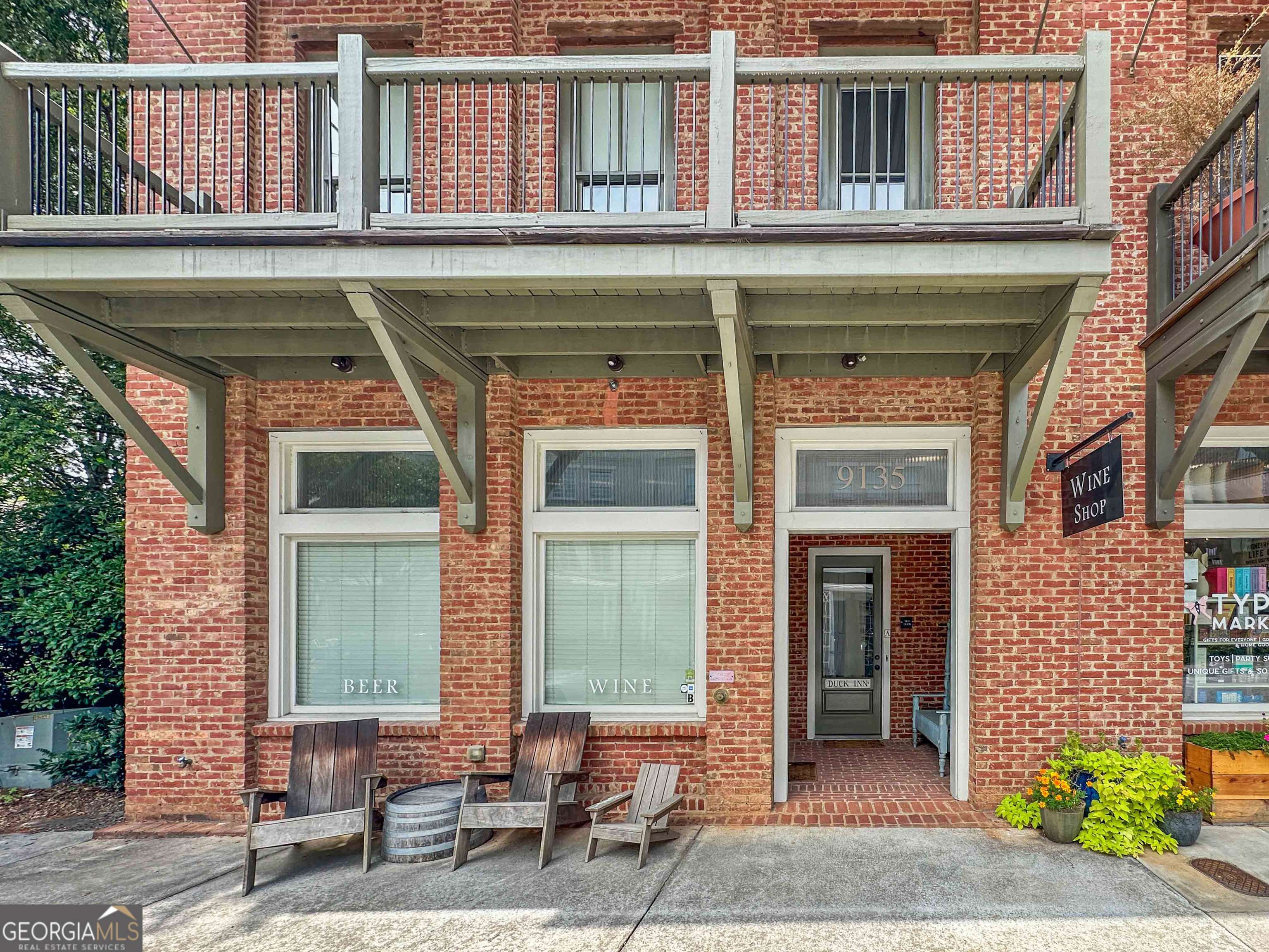 9135 Selborne LN, Chattahoochee Hills, GA 30268