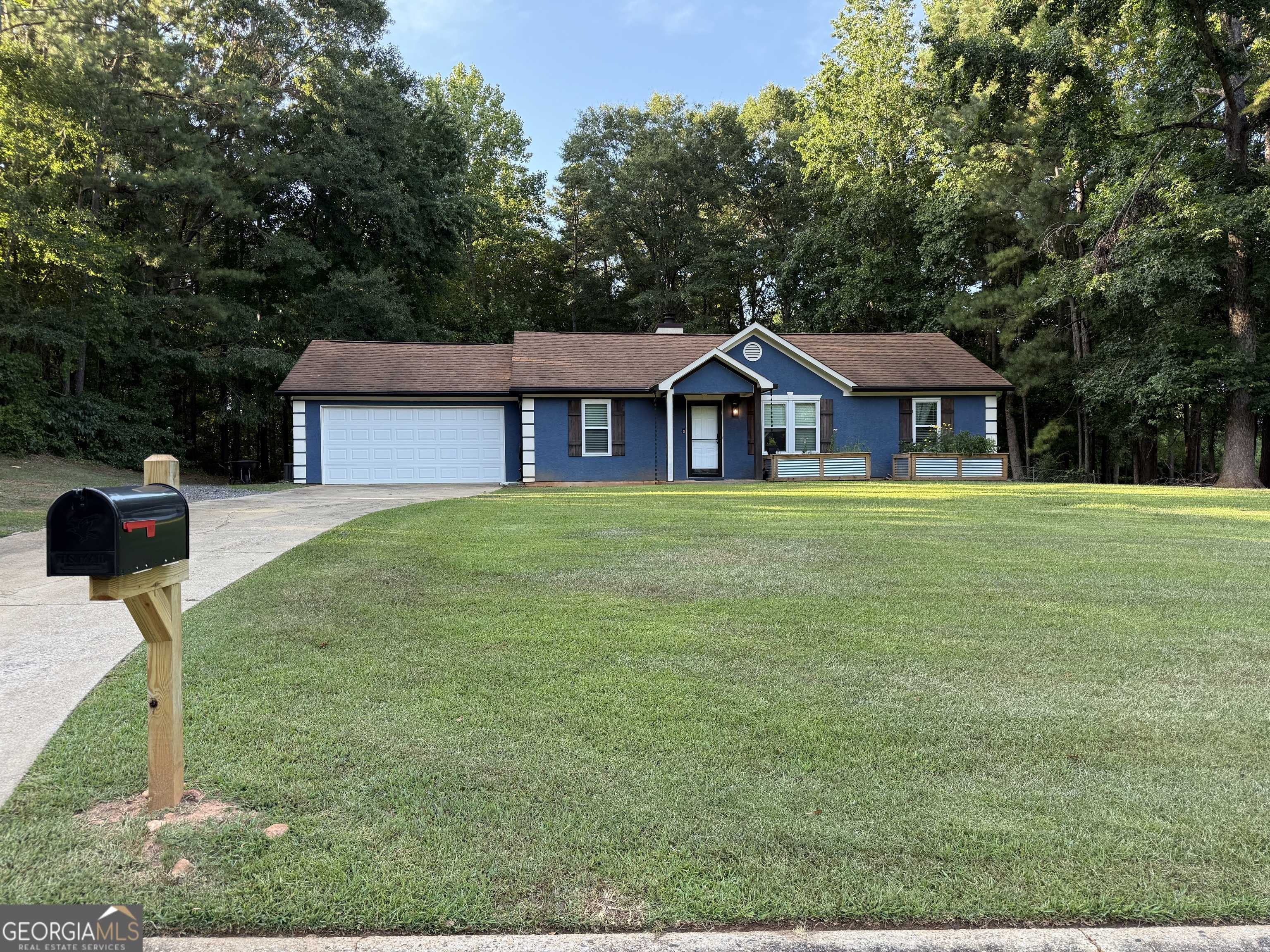 148 Apache Pointe DR, Senoia, GA 30276