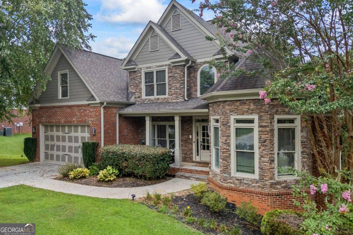 1030 Silver Thorne DR, Loganville, GA 30052