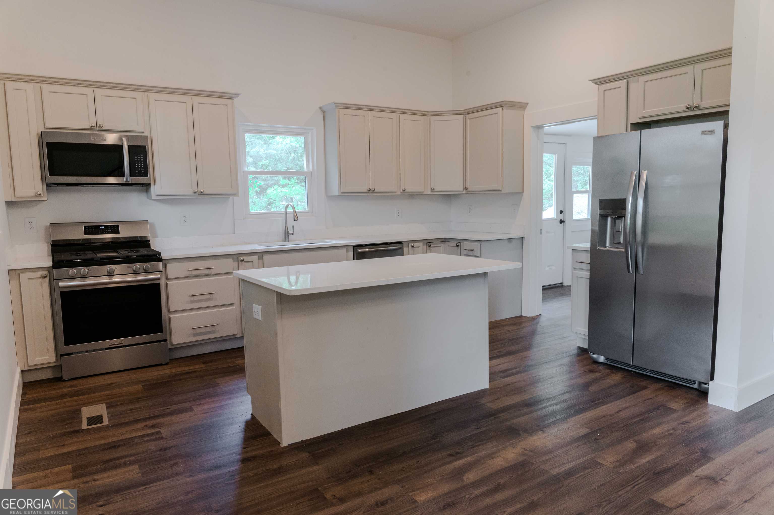 Molena, GA 30258,227 Spring RD