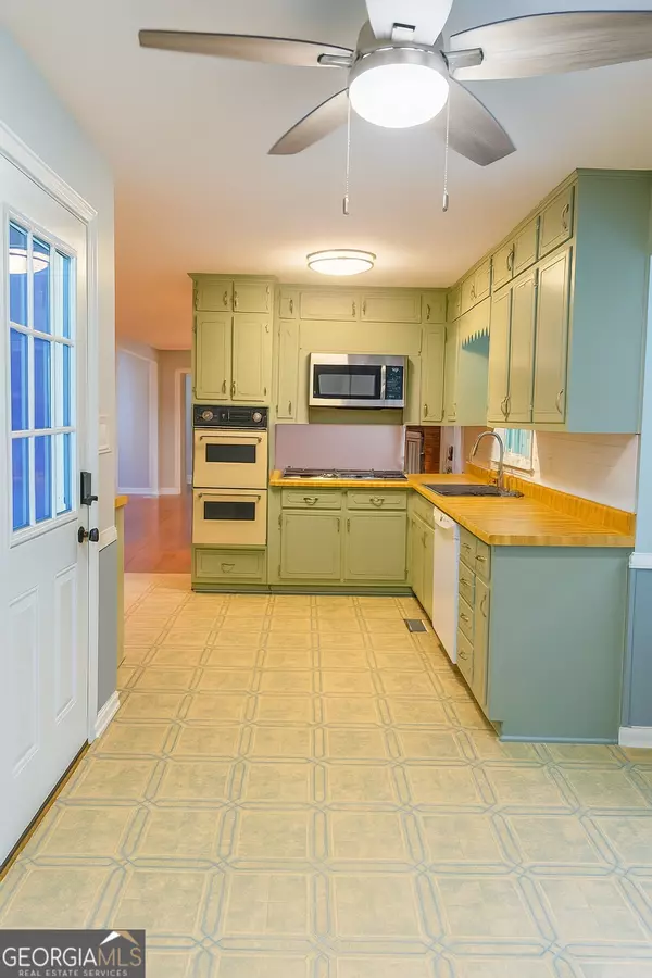 Conyers, GA 30012,1444 Honeysuckle DR NW