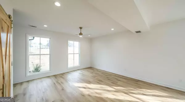 Lindale, GA 30147,120 Mulberry LN SE
