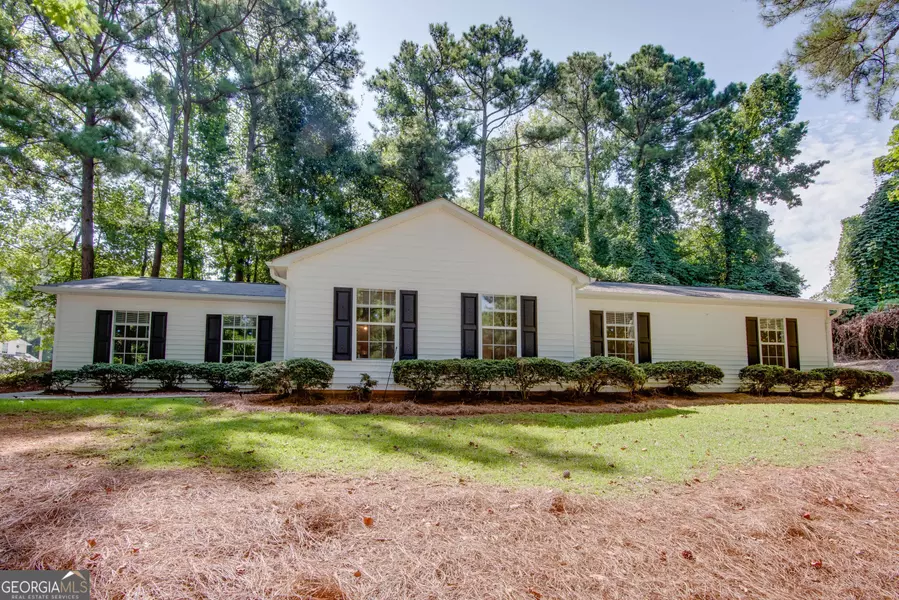245 Fieldstone DR, Fairburn, GA 30213