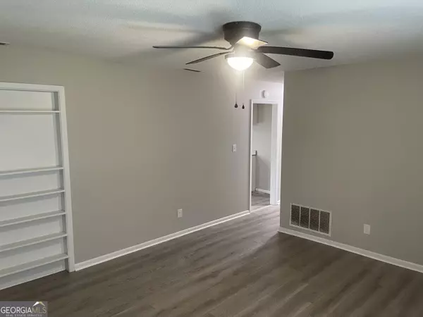 Valdosta, GA 31601,927 Jamestown DR