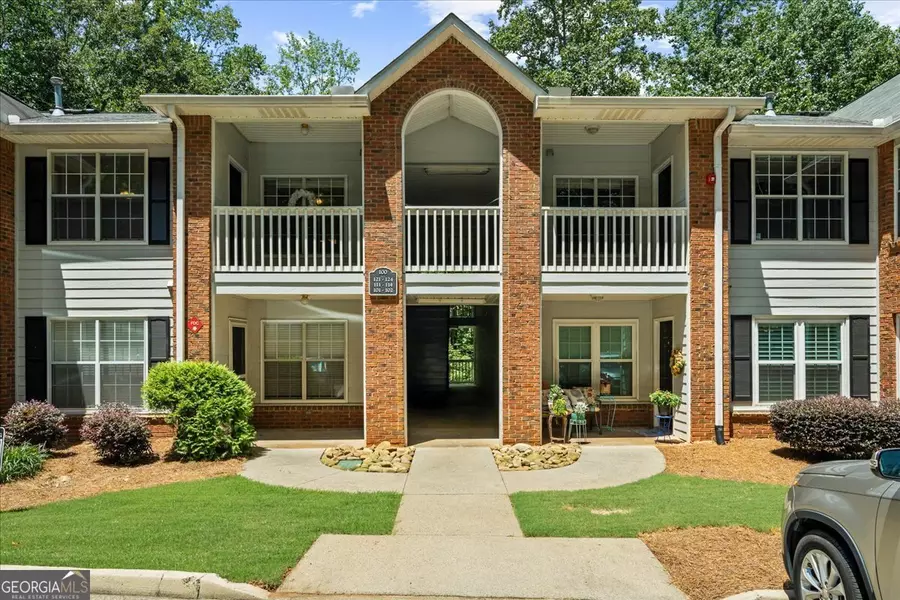 123 Streamside DR, Roswell, GA 30076