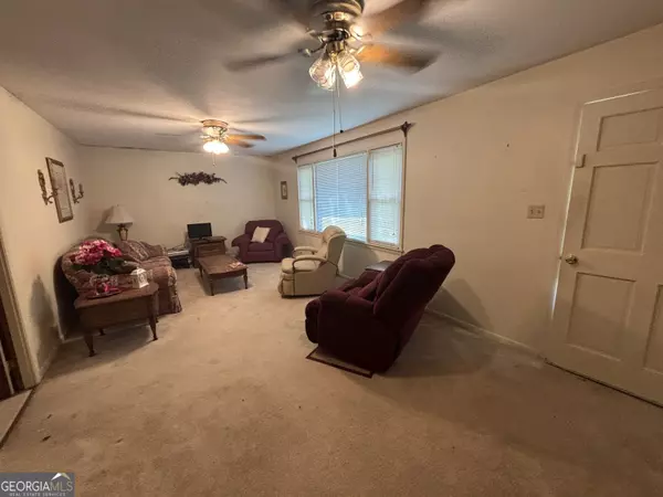 Cochran, GA 31014,105 Larryton Drive RD