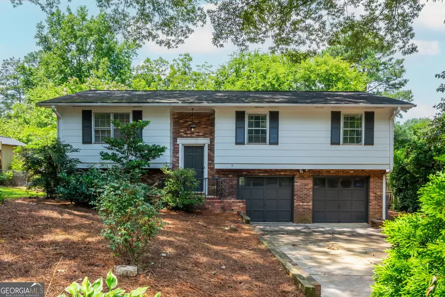 1052 Rabun DR, Lilburn, GA 30047