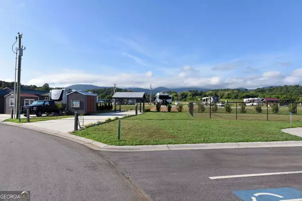 Blairsville, GA 30512,477 Mountain Creek RD #201